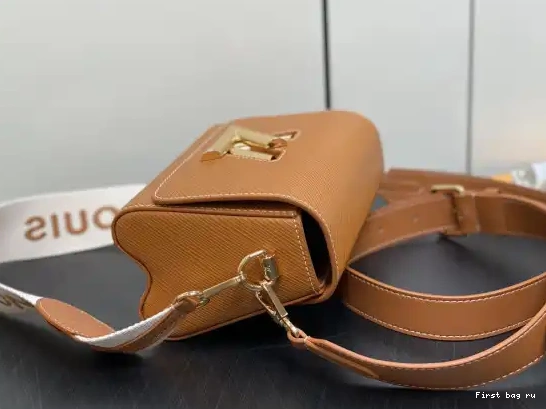 First bag ru LOUIS TWIST MM-23*17*9.5CM VUITTON 0625
